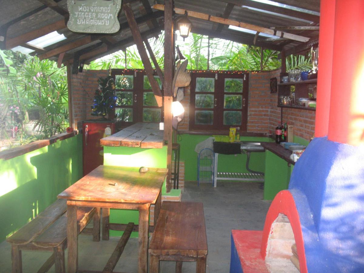 Teak House Chiang Mai Hotel Exterior photo