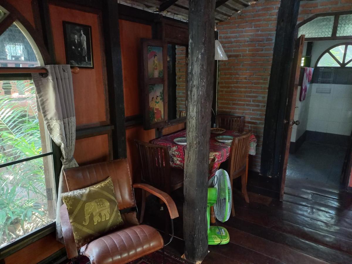 Teak House Chiang Mai Hotel Exterior photo