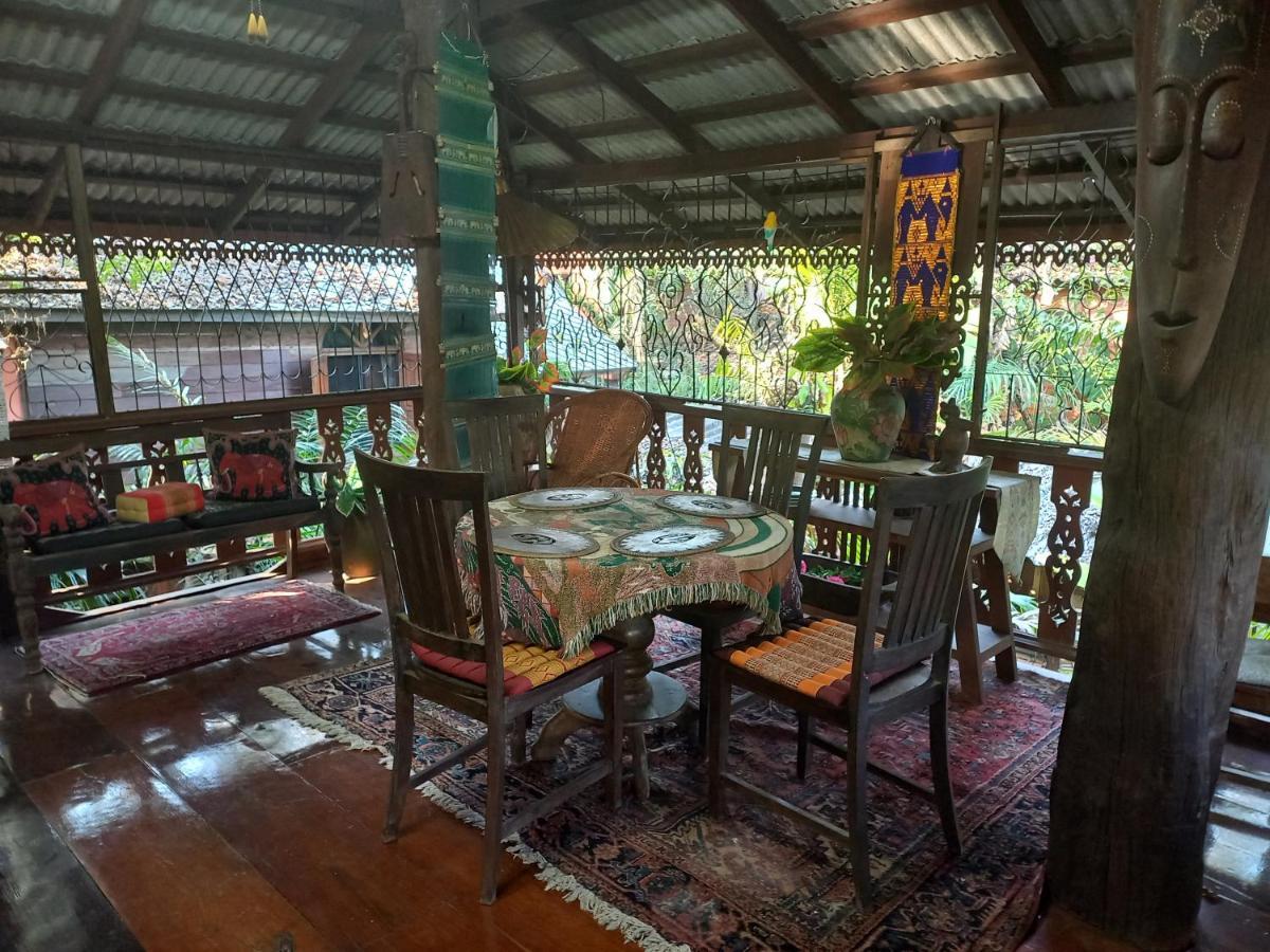 Teak House Chiang Mai Hotel Exterior photo