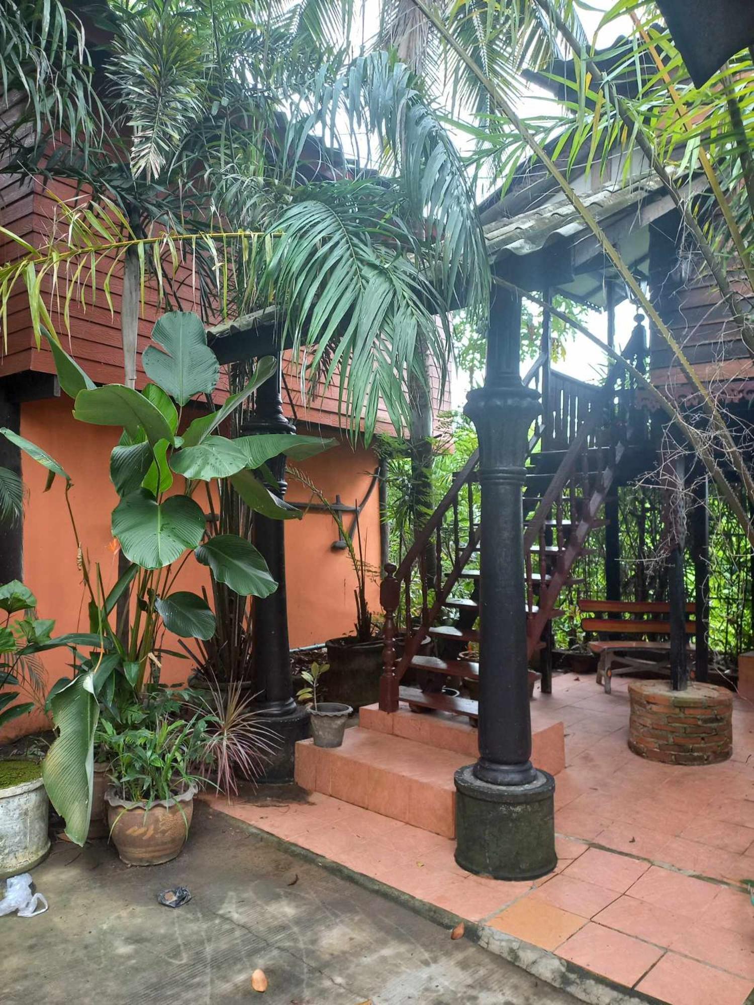 Teak House Chiang Mai Hotel Exterior photo